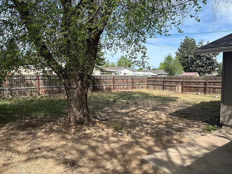 819 NW 7th St — Photo 12