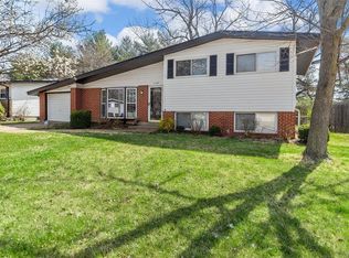 2240 Martin Dr, Florissant, MO 63033
