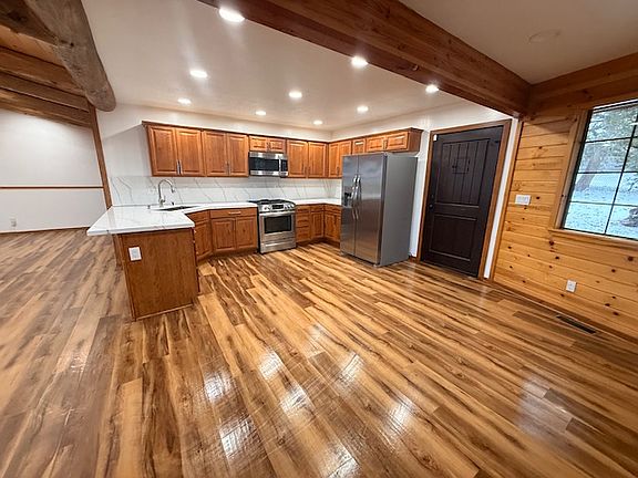 5th image of 477 Villa Grove Ave