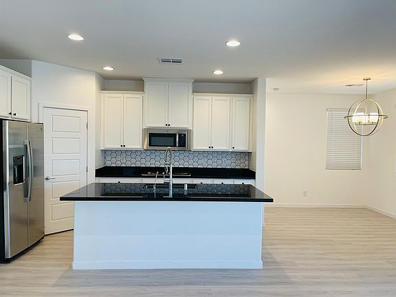 4th image of 12372 Harbor Isle Ave