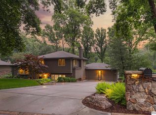 3275 Bridgeford Rd, Omaha, NE 68124