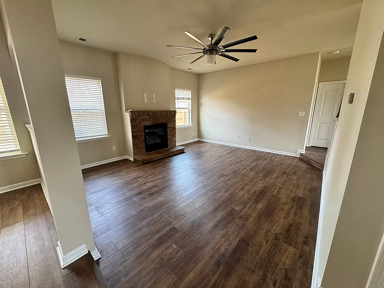 27 Fort McClary Ct — Photo 4