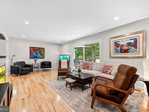 4th image of 11612 Clipstone Ln