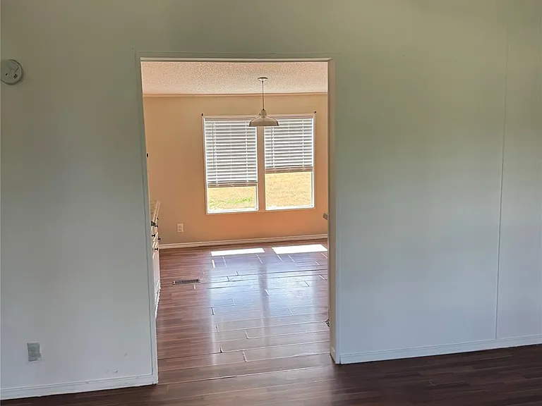 307 Ella Ln — Photo 13