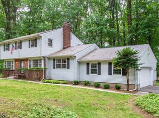 89 Fernview Rd, Morris Plains, NJ 07950