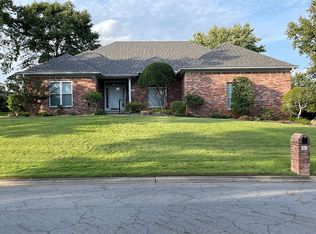 5 Masters Place Dr, Maumelle, AR 72113