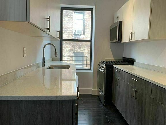 2nd image of 76 Pinehurst Ave APT 54