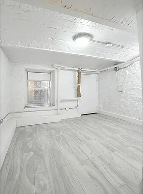 Rented by Bond New York | media 43