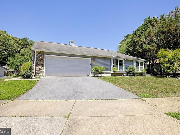 2nd image of 848 Deerwood Ct