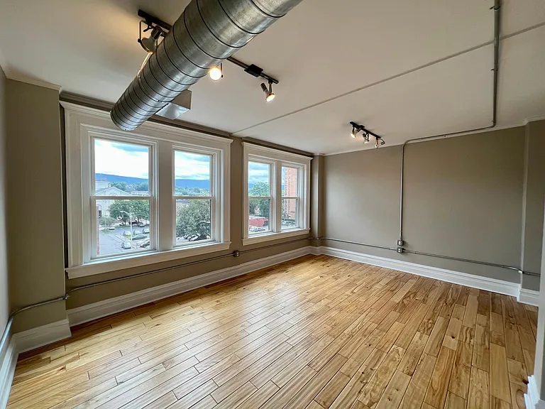 94 S Main St #302 — Photo 4