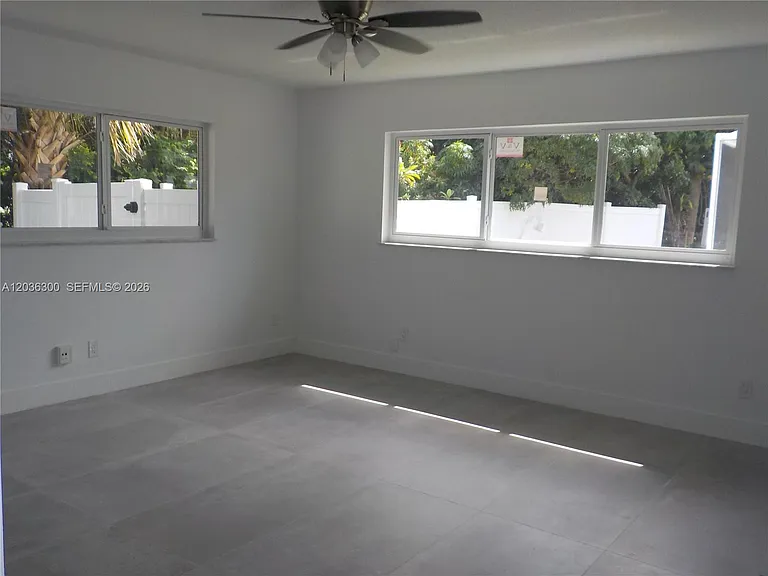 1565 Thumb Point Dr — Photo 29