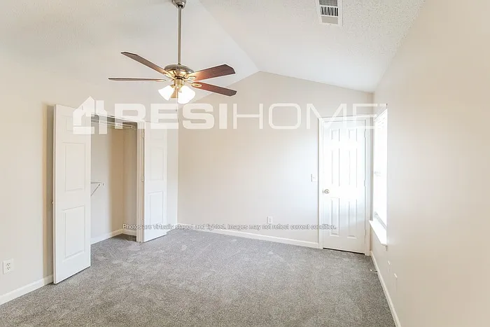211 Coral Cir — Photo 9