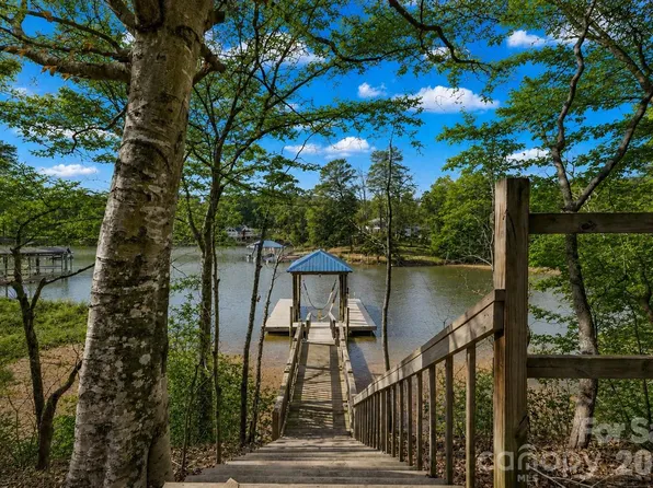 12039 Spinnaker Dr, Tega Cay, SC 29708