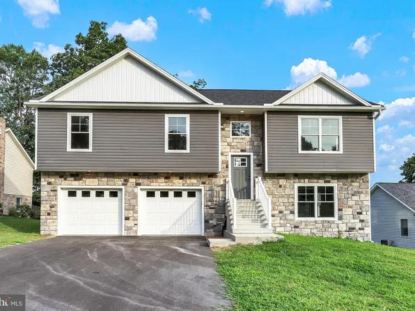 6171 Greenbriar Ln, Fayetteville, PA 17222