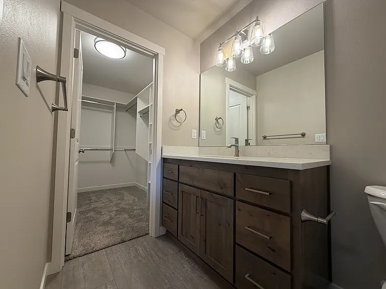 4025 Filbert St NE — Photo 28