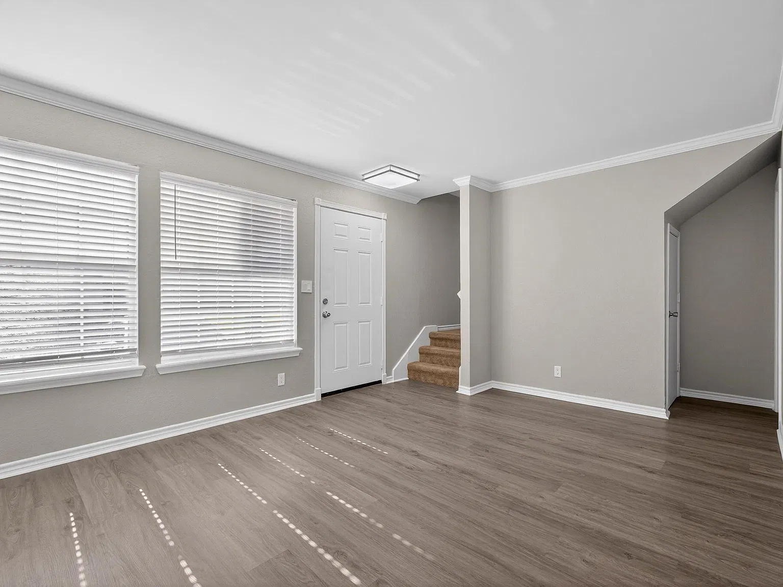 2 bed, 1.5 bath, 1068 sqft, $1,600 — Photo 3
