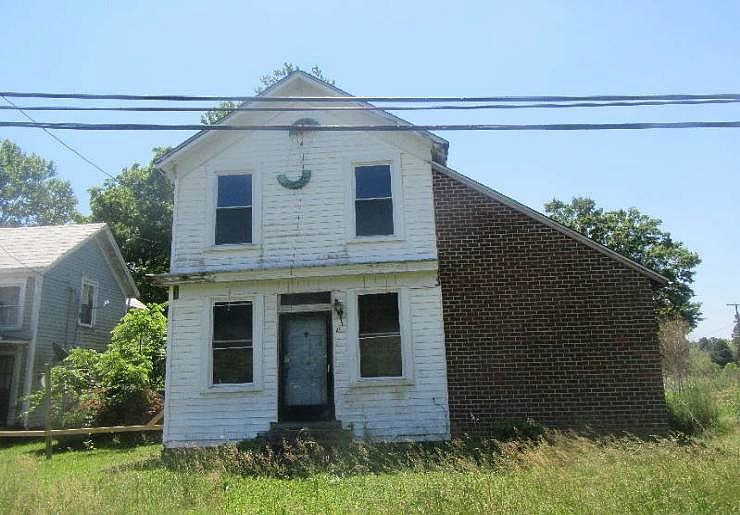 2nd image of 22 Mancha Ave