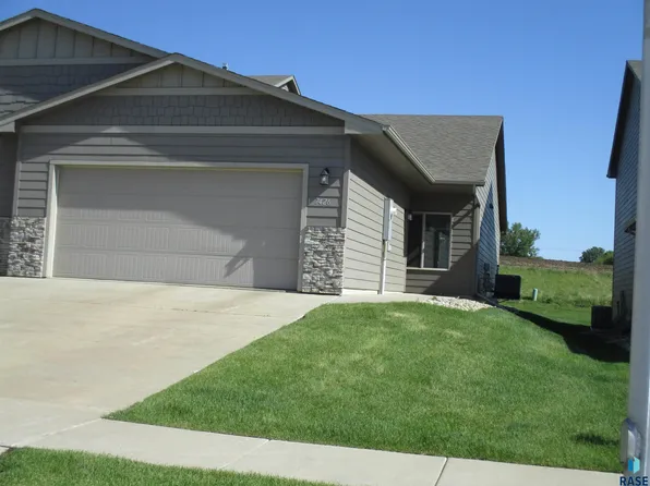 7426 E 45th St, Sioux Falls, SD 57110