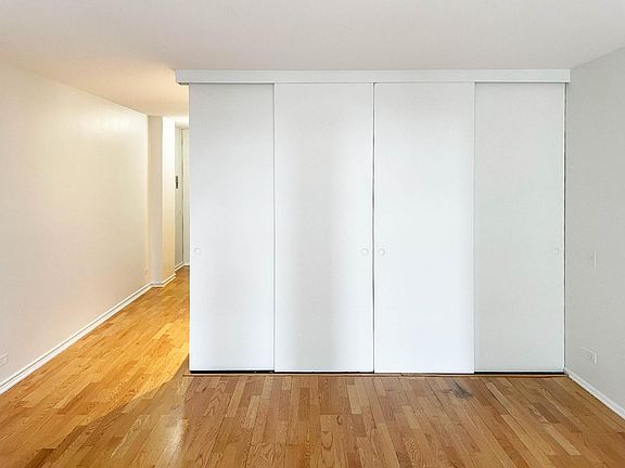 4th image of 2400 N Lakeview Ave APT 907
