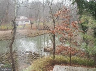 3910 W Shore Dr, Edgewater, MD