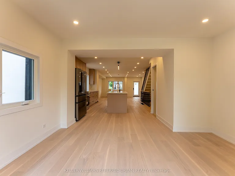 8 Doncaster Ave — Photo 8