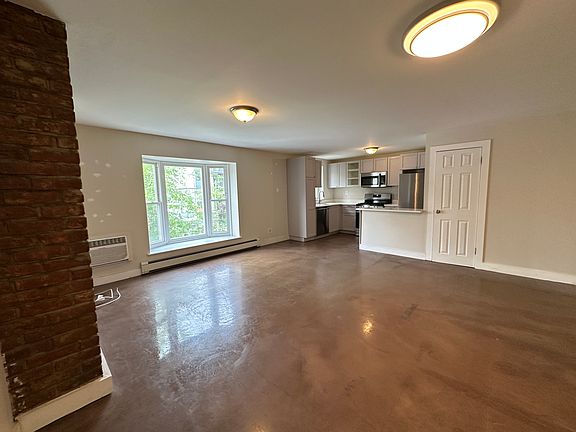 4th image of 327 Van Brunt St APT 1