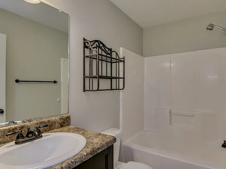 1721 Dunmore Ave — Photo 24