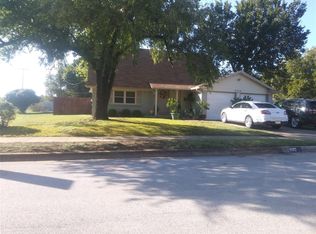 6912 Gary Ln, Fort Worth, TX 76112