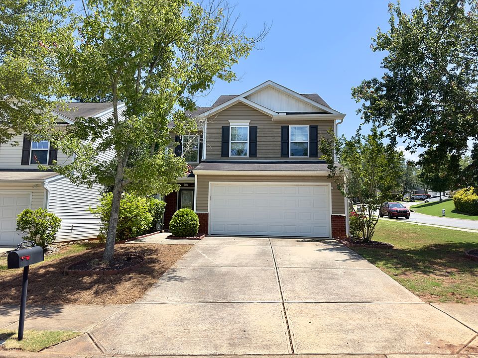 A quiet cul-de-sac home with a long driveway