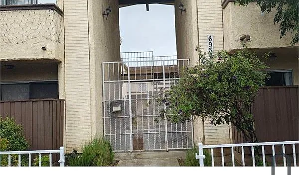 Building Photo 3