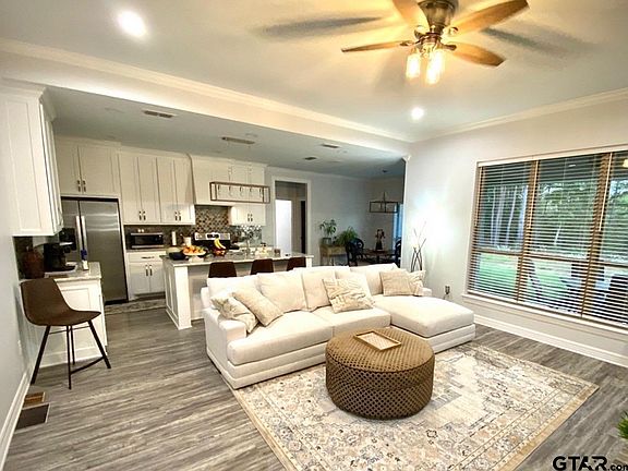 4th image of 19355 Cedarpark Pl