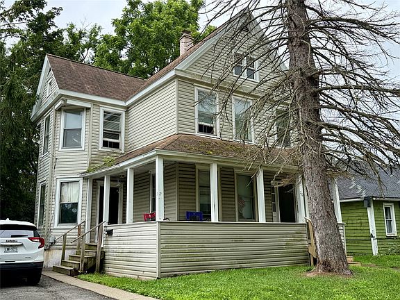 2nd image of 20 Abbott St