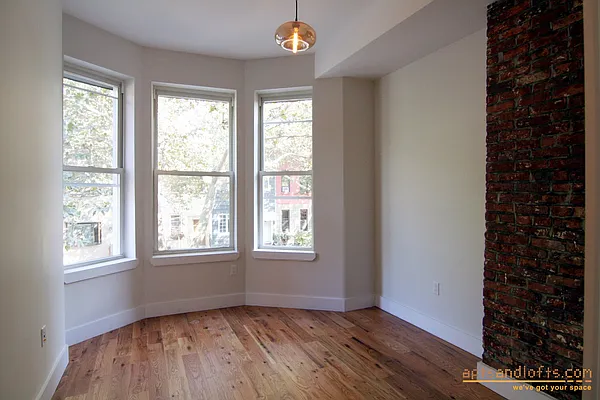 Rented by aptsandlofts.com | media 62