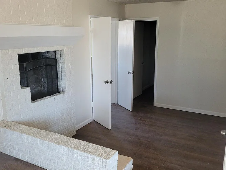 8204 S Country Club Dr — Photo 4