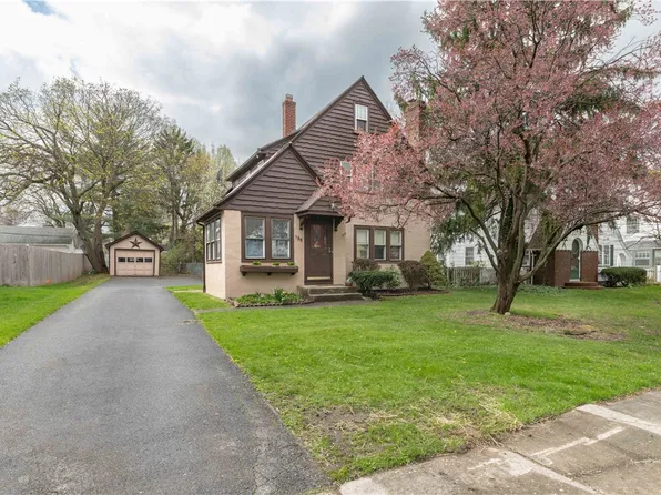 135 Corona Rd, Rochester, NY 14615