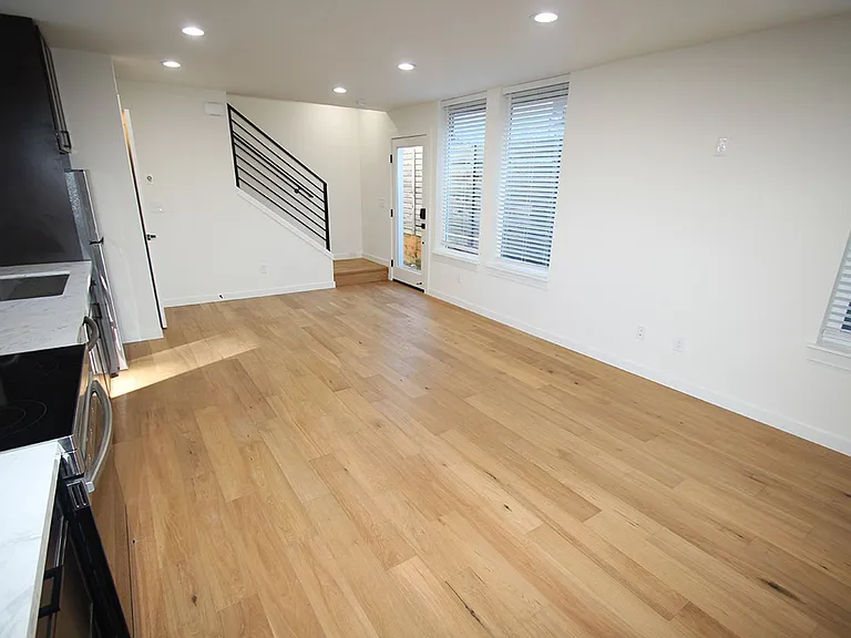 5634 Brooklyn Ave NE #B — Photo 3