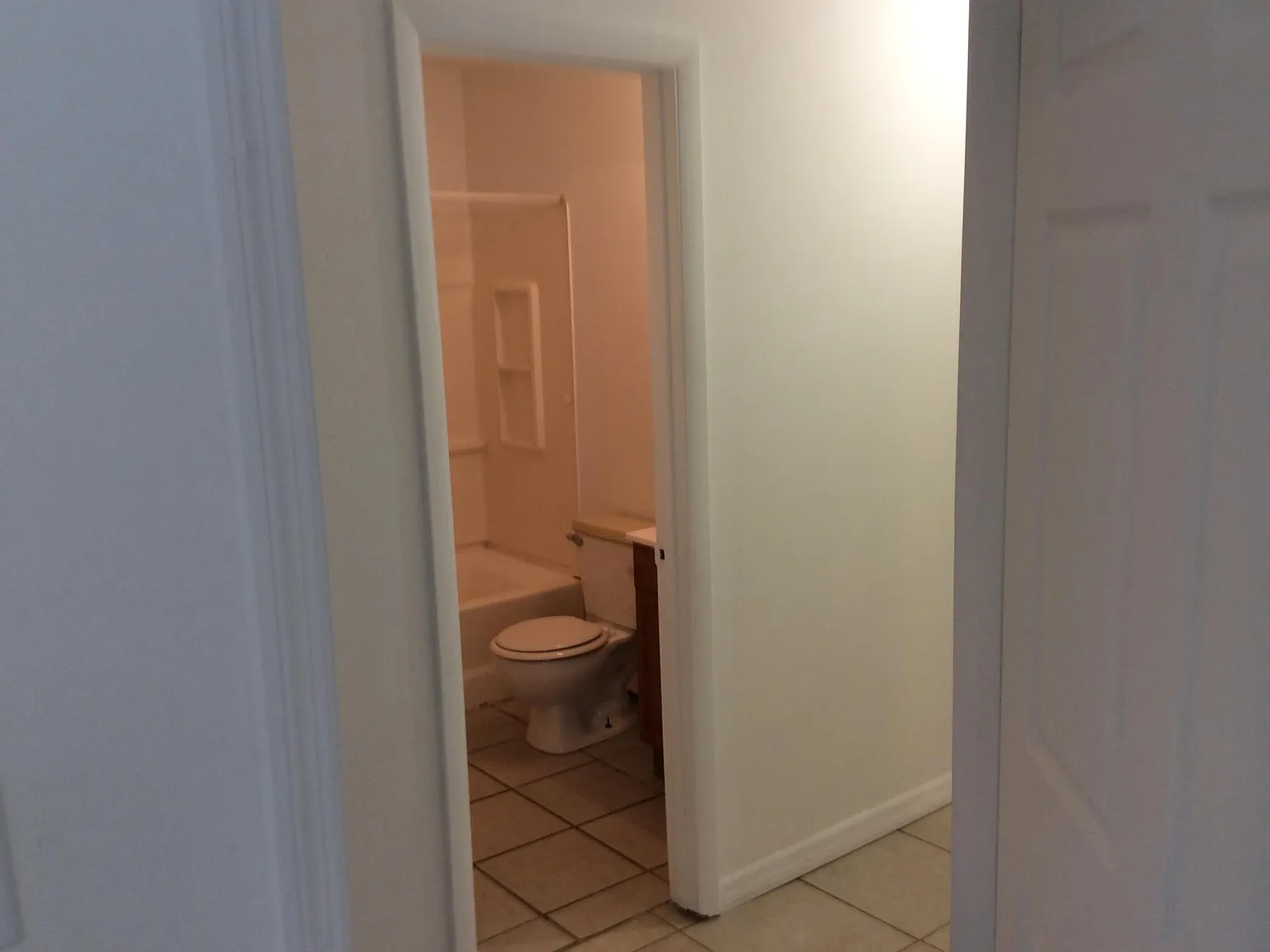3 bed, 984 sqft, $2,900 — Photo 2