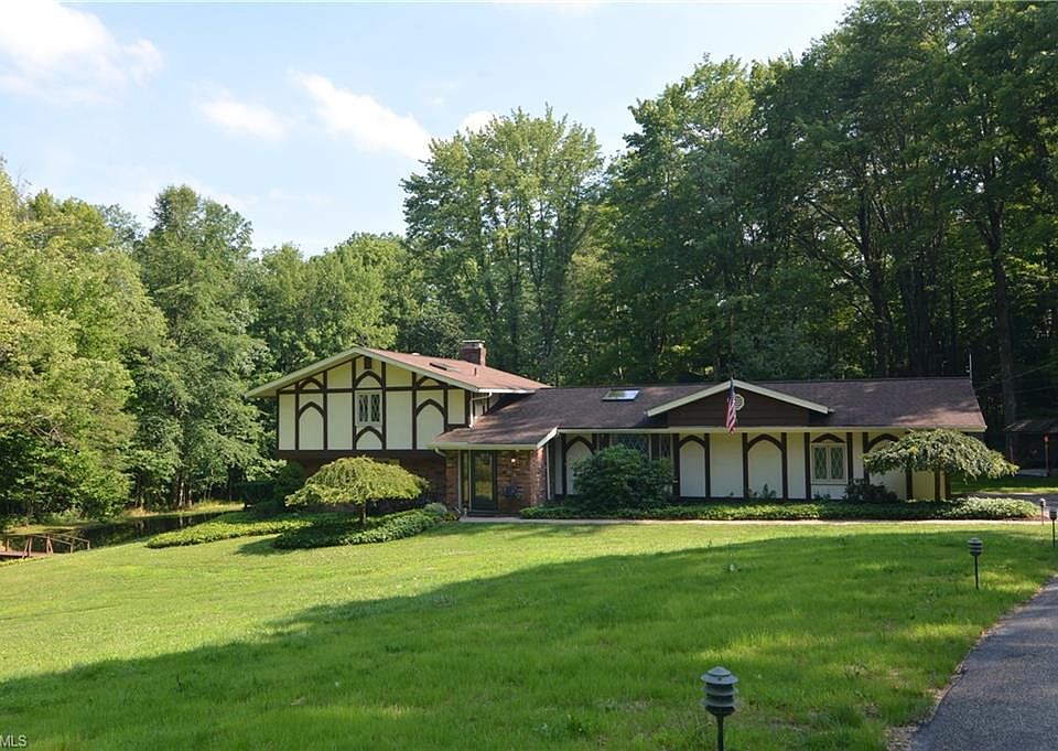 1st image of 8197 W River Dr