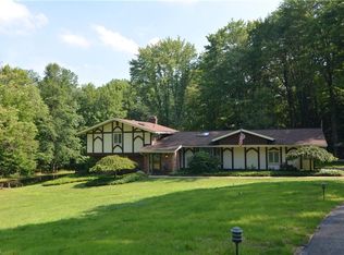 8197 W River Dr, Novelty, OH 44072