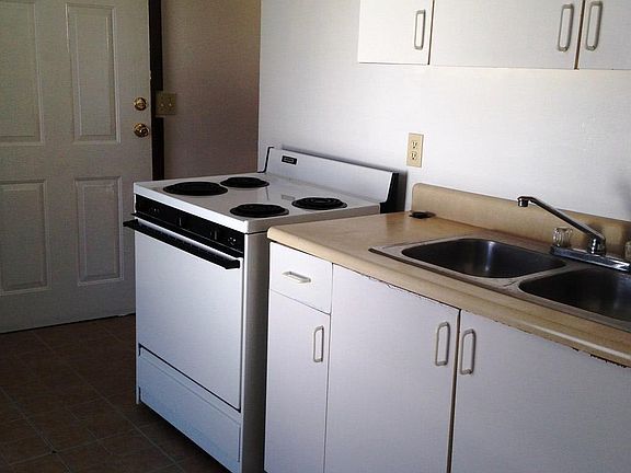 5th image of 400 E 2nd St #2