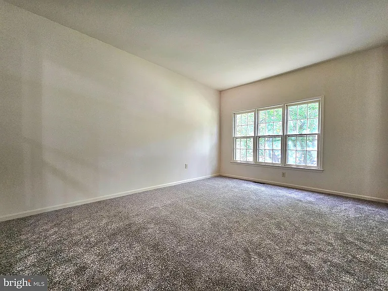 4719 Gainsborough Dr — Photo 2