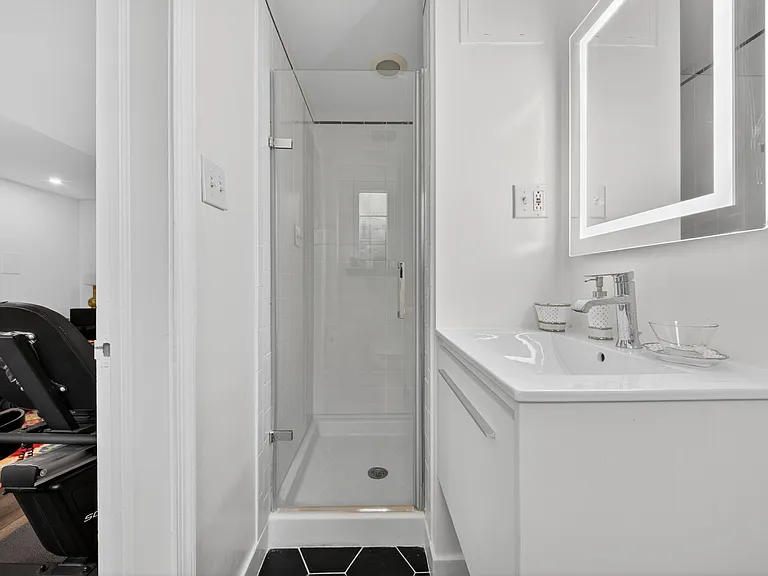 Lower Level Full Bathroom