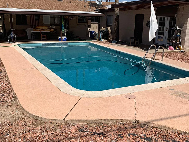 1425 E Hudson Dr — Photo 3