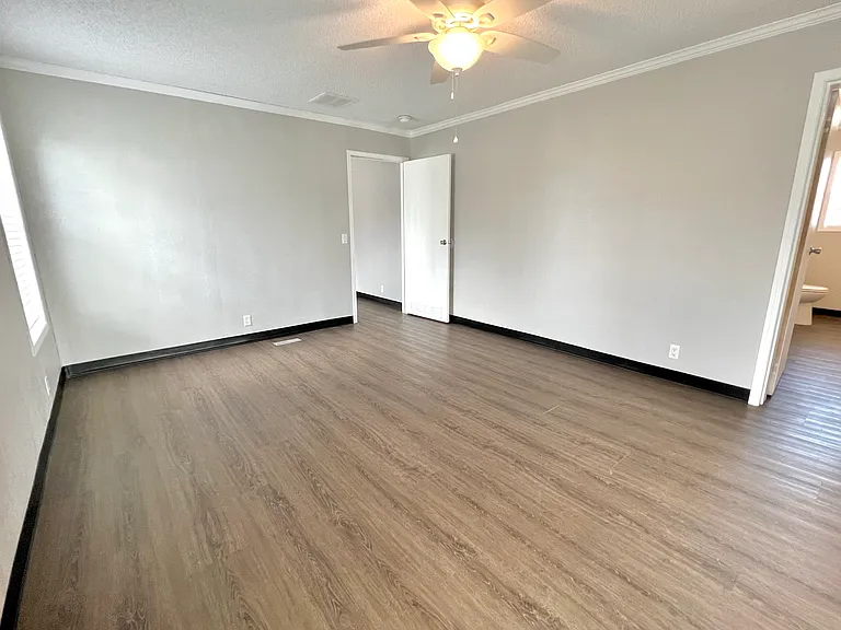 205 S Elm St — Photo 12