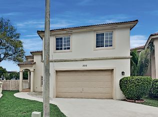 200 La Costa Cir, Fort Lauderdale, FL 33326