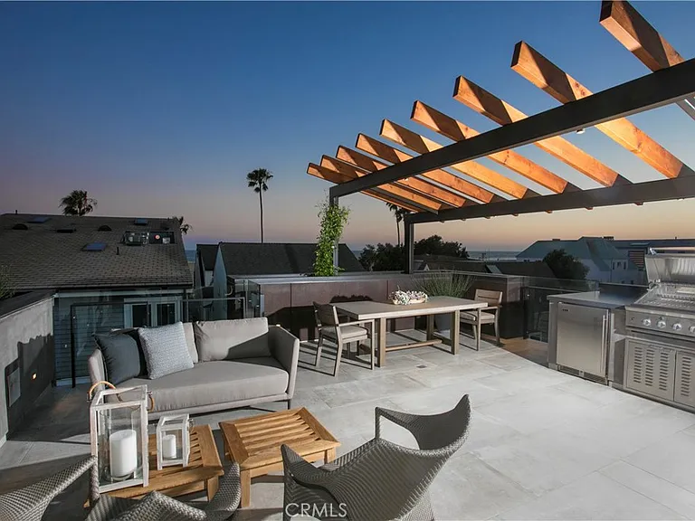 1139 1/2 W Balboa Blvd — Photo 1