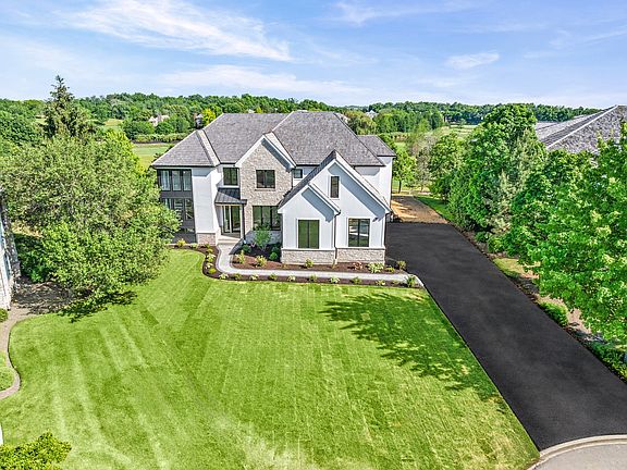 2nd image of 28920 N Niblick Knoll Ct