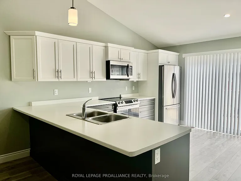 22 Stirling Cres — Photo 6