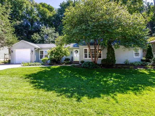 9 Kenwood Ave, Davenport, IA 52803