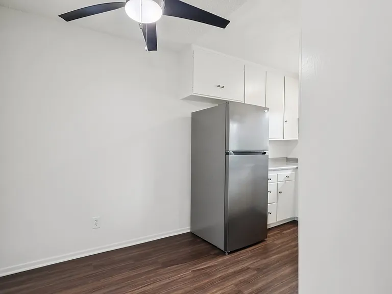 1130 Marine Avenue — Photo 21